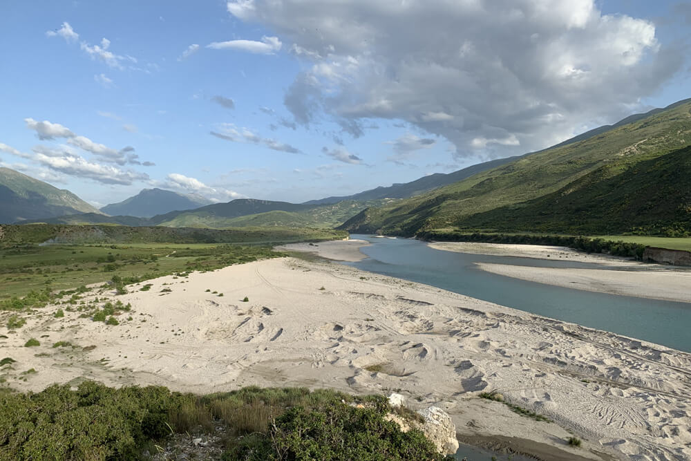 Flusslandlandschaft Mietwagenrundreise Albanien